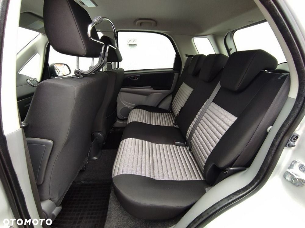 Suzuki SX4 - 13