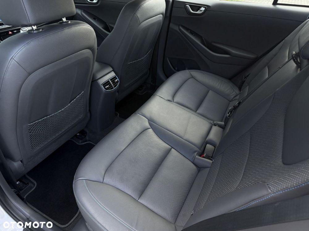 Hyundai IONIQ hybrid Premium - 32