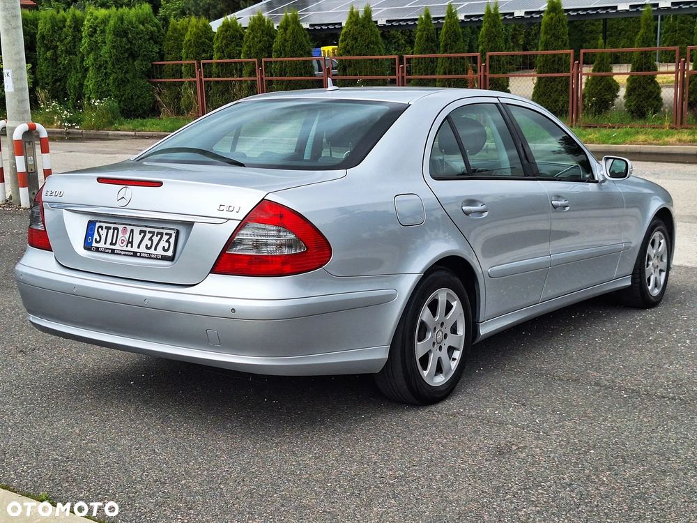 Mercedes-Benz Klasa E 200 CDI Classic DPF - 3