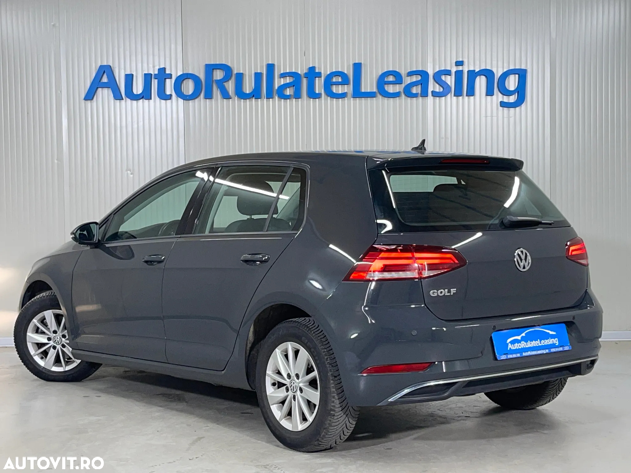 Volkswagen Golf 1.6 TDI Comfortline - 4