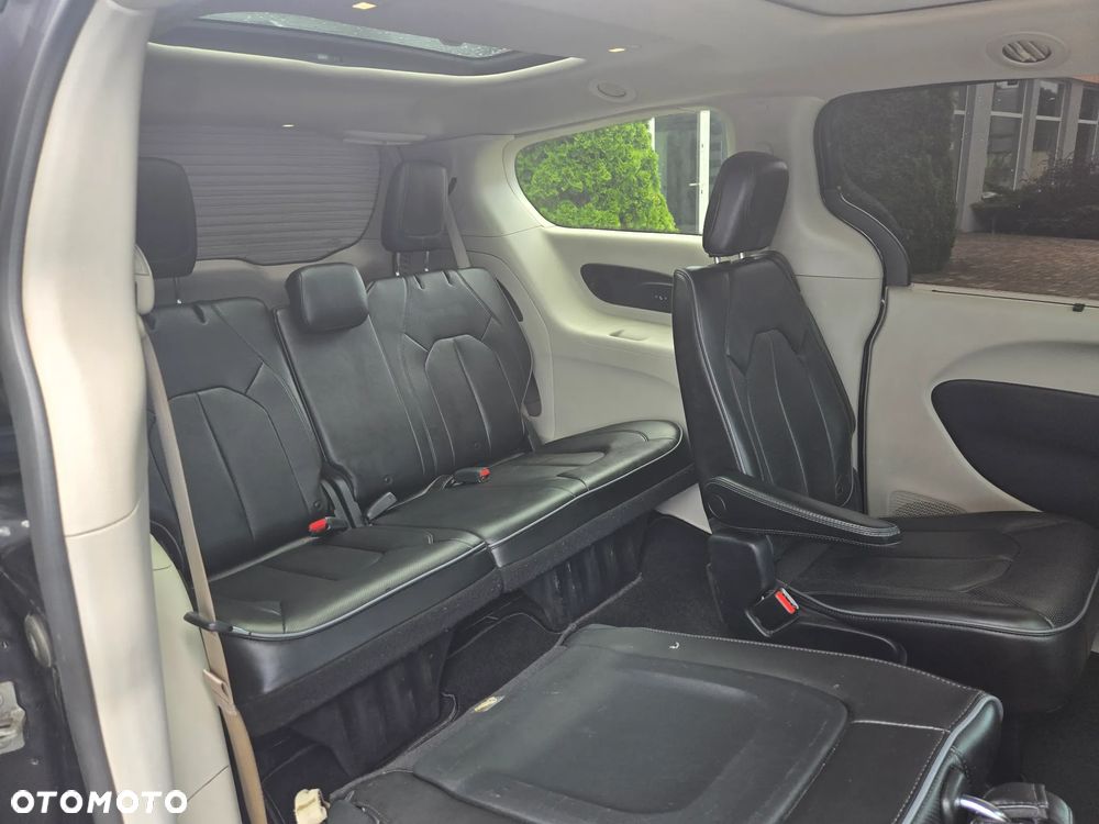 Chrysler Pacifica - 14
