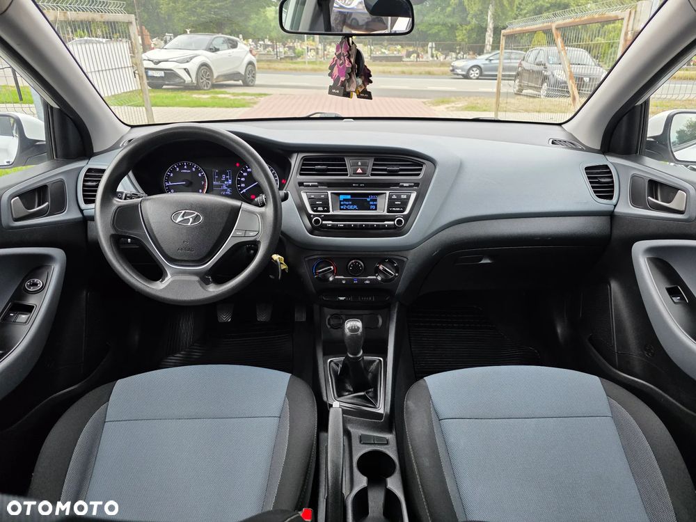 Hyundai i20 blue 1.2 Trend - 8