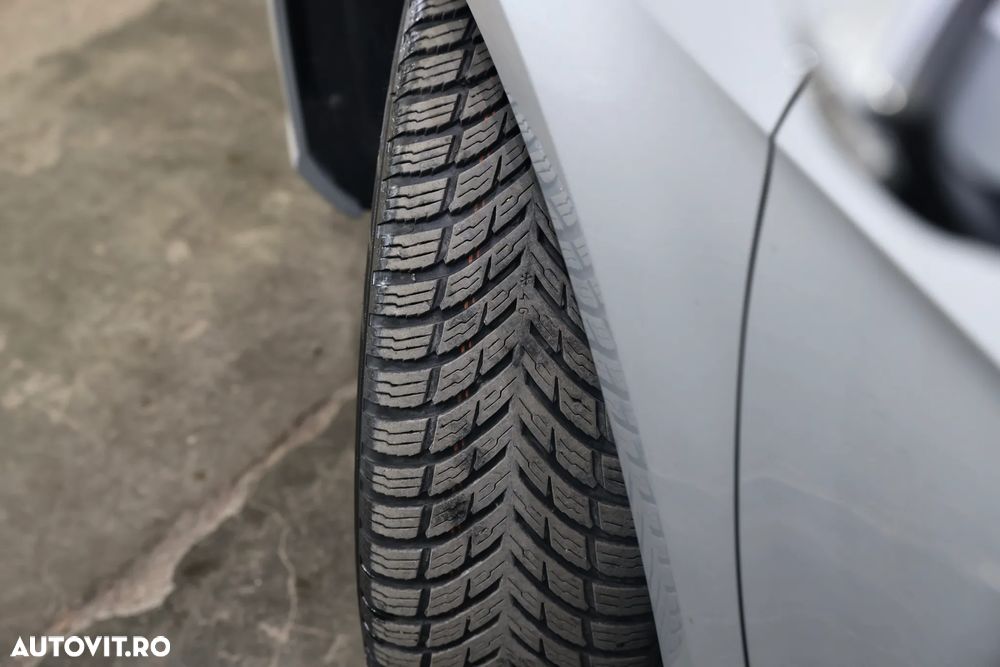 Volkswagen Golf 1.6 TDI SCR Comfortline - 32