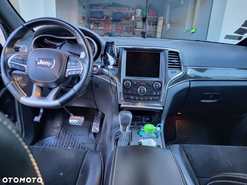 Jeep Grand Cherokee SRT - 6