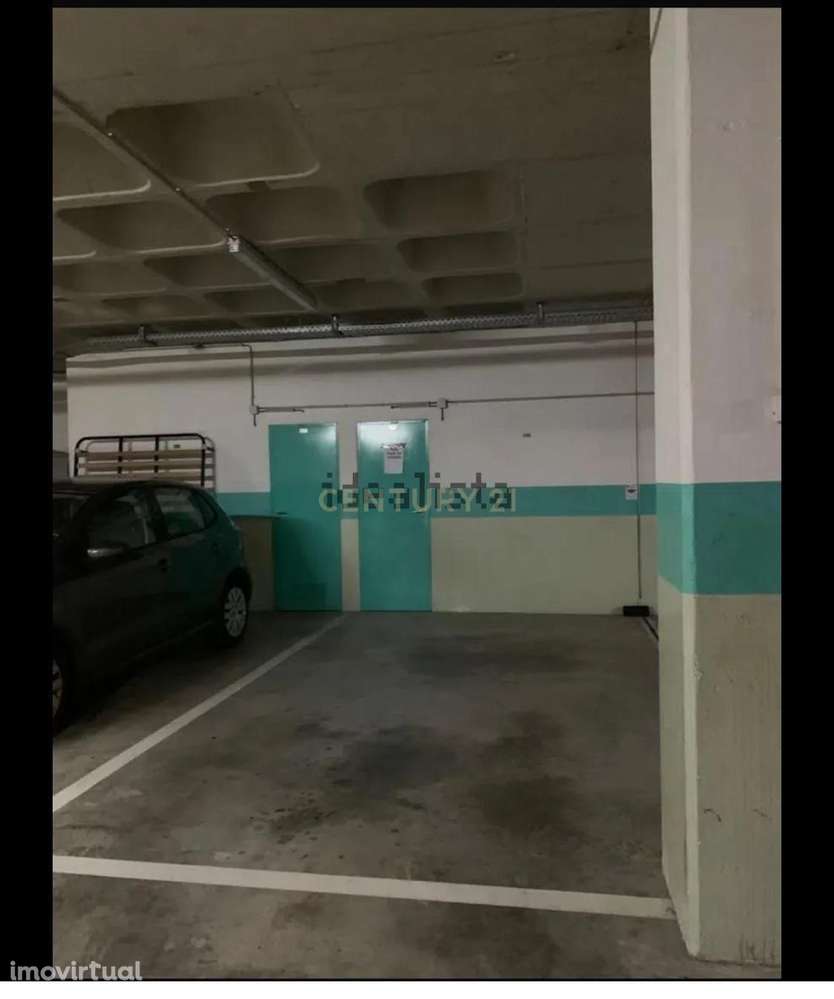 Lugar de Garagem com arrumos à Venda em Matosinhos Sul. - Grande imagem: 2/6