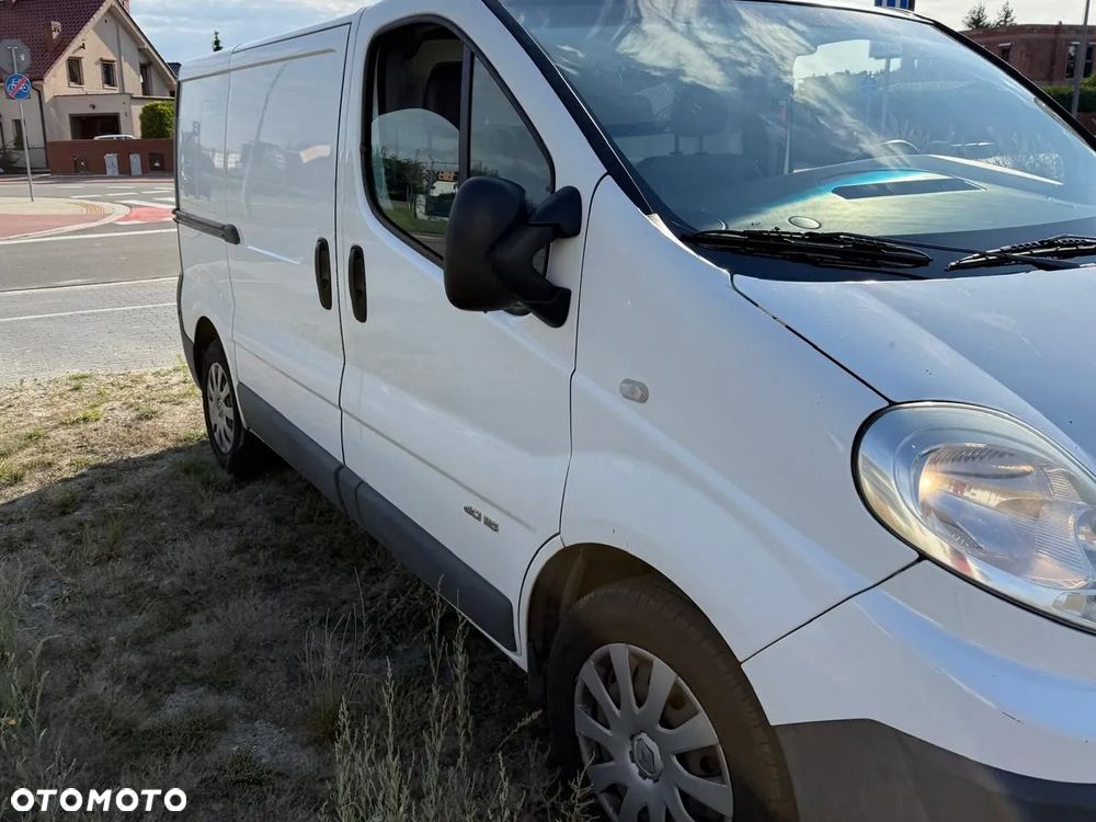 Renault Trafic 2010 photo 2