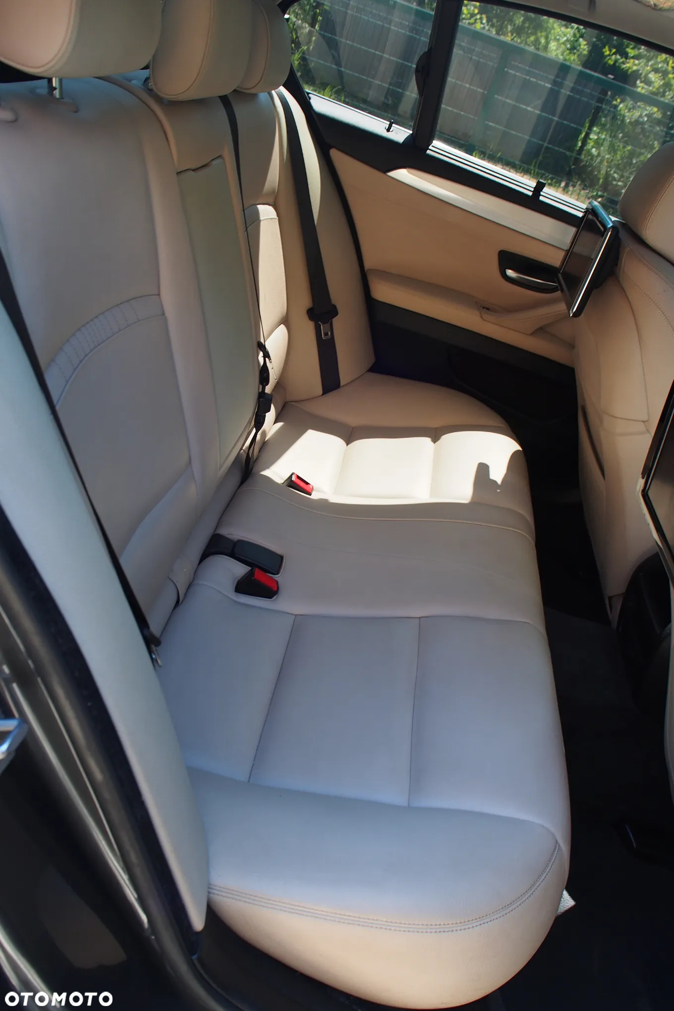 BMW Seria 5 520d - 29