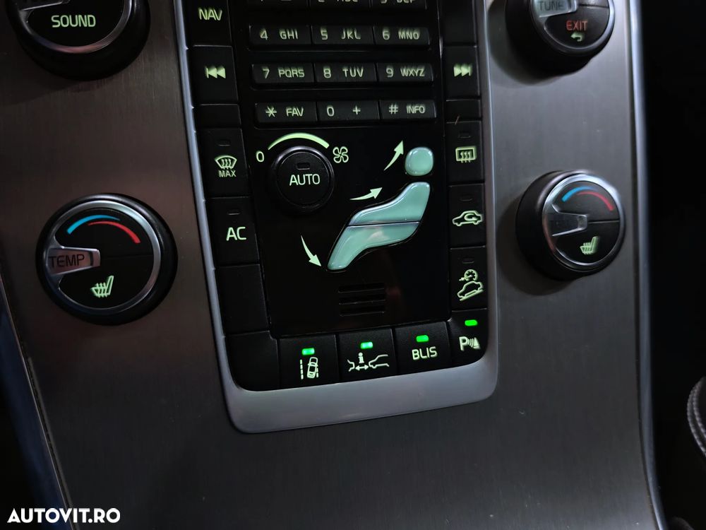 Volvo XC 60 2.4D AWD Aut. Momentum - 22