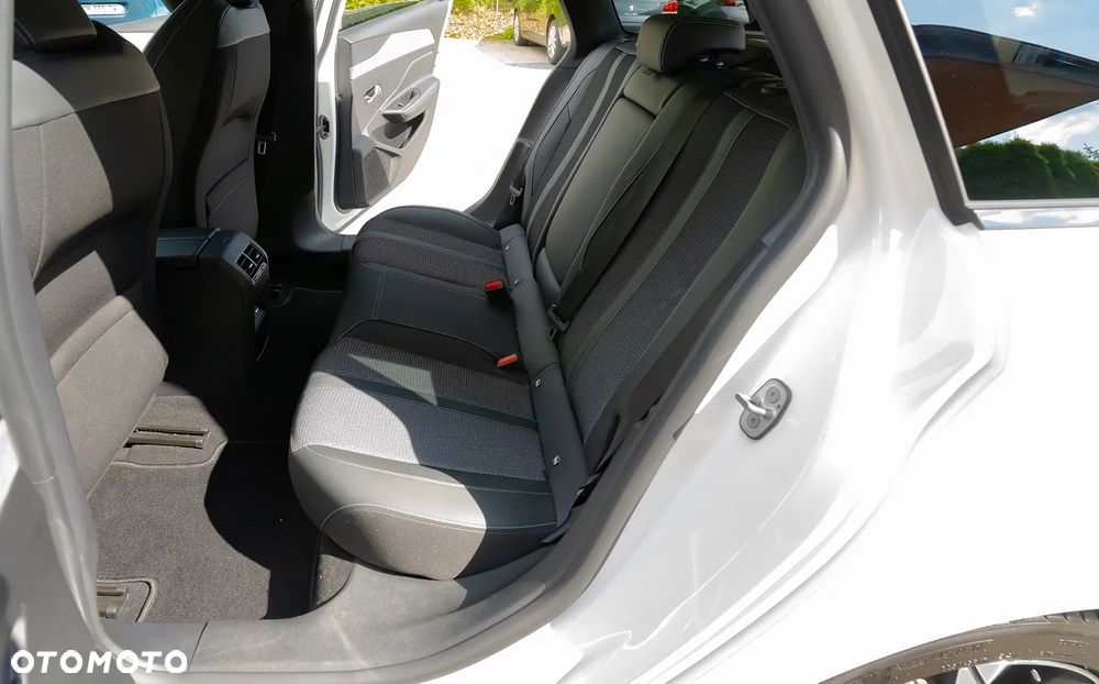 Peugeot 308 BlueHDi 130 EAT8 Stop & Start Allure Pack - 28