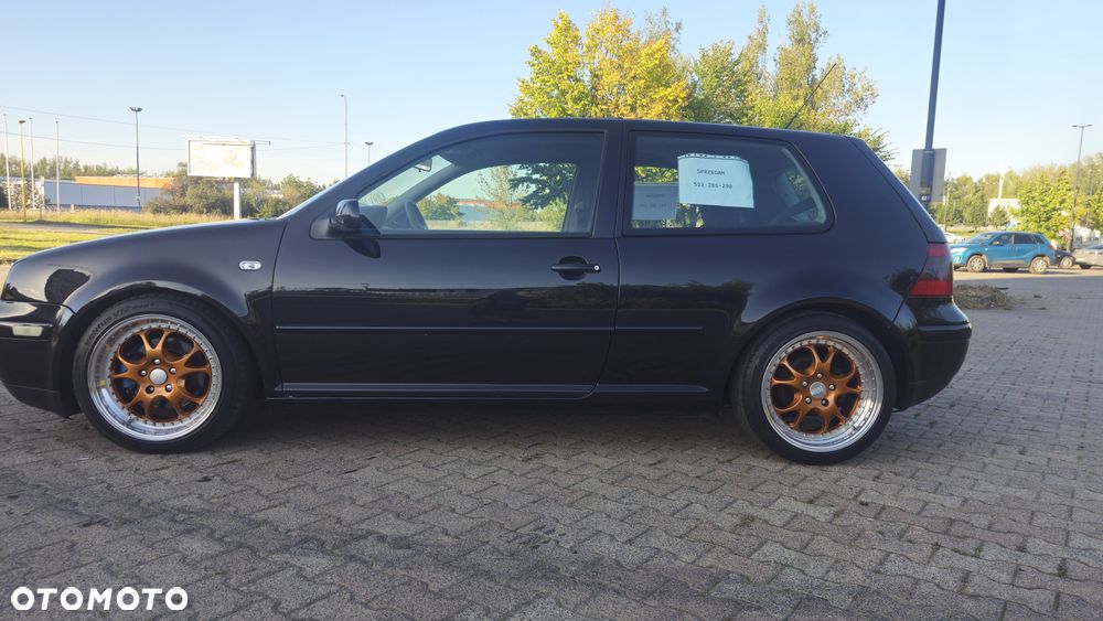 Volkswagen Golf - 6