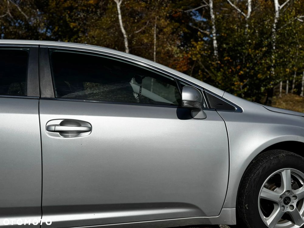 Toyota Avensis - 10