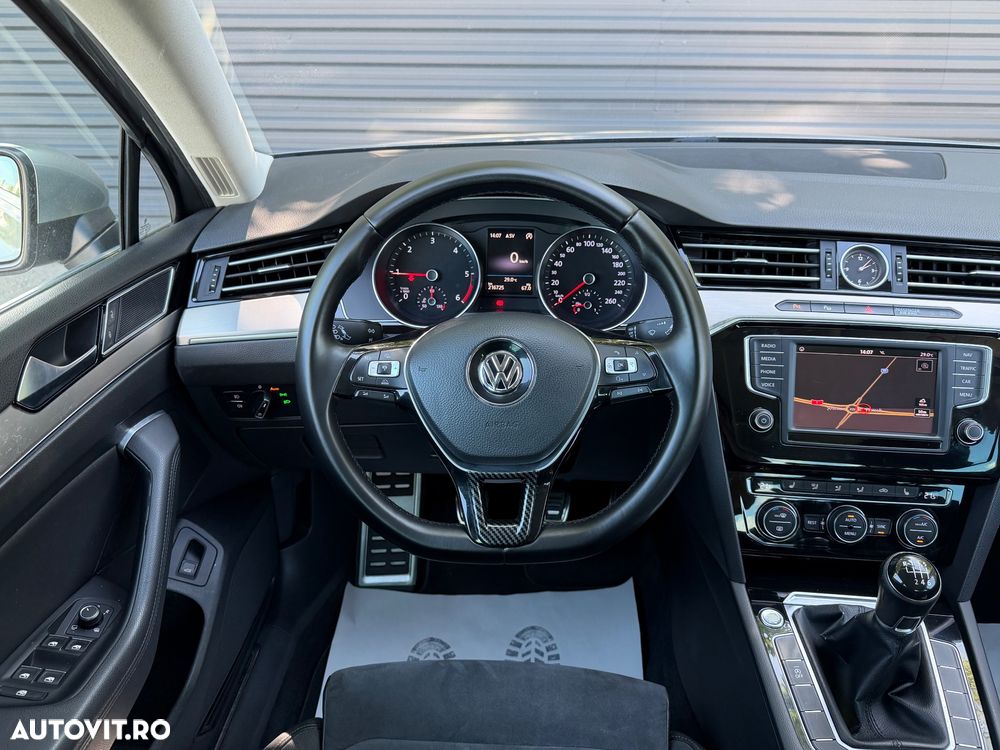 Volkswagen Passat 2.0 TDI DSG Highline - 9