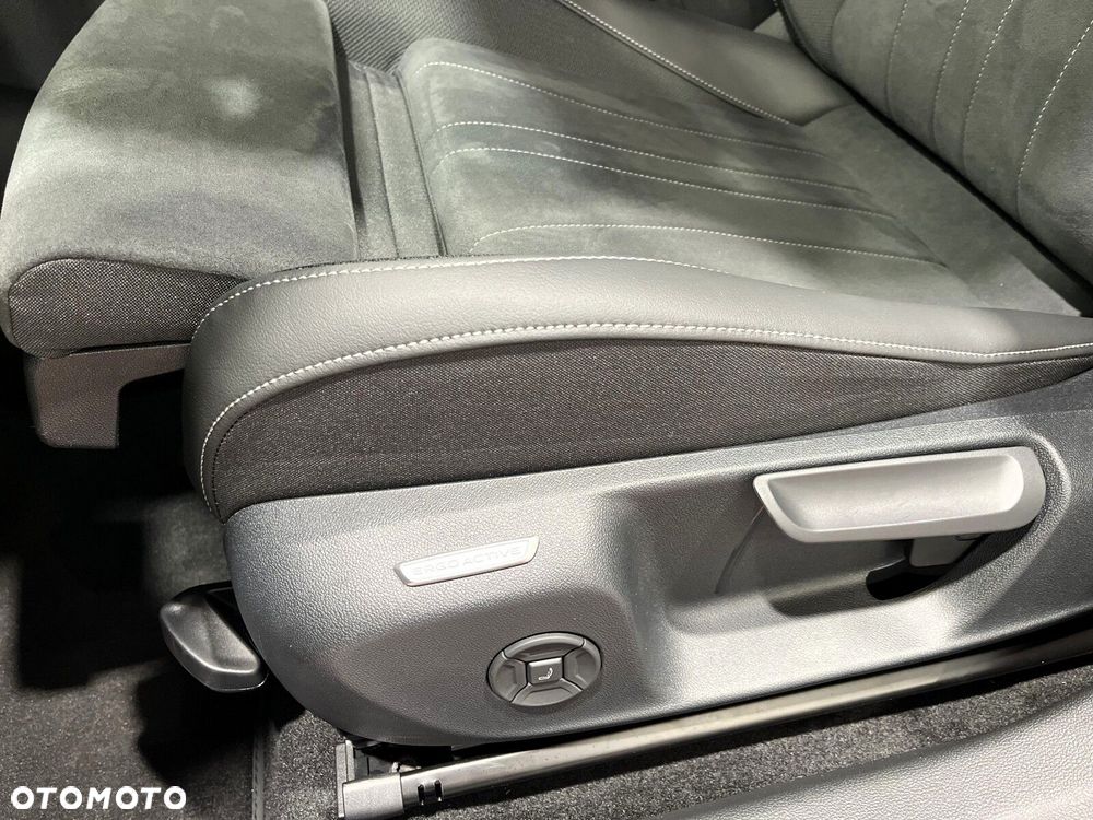 Volkswagen T-Roc - 10