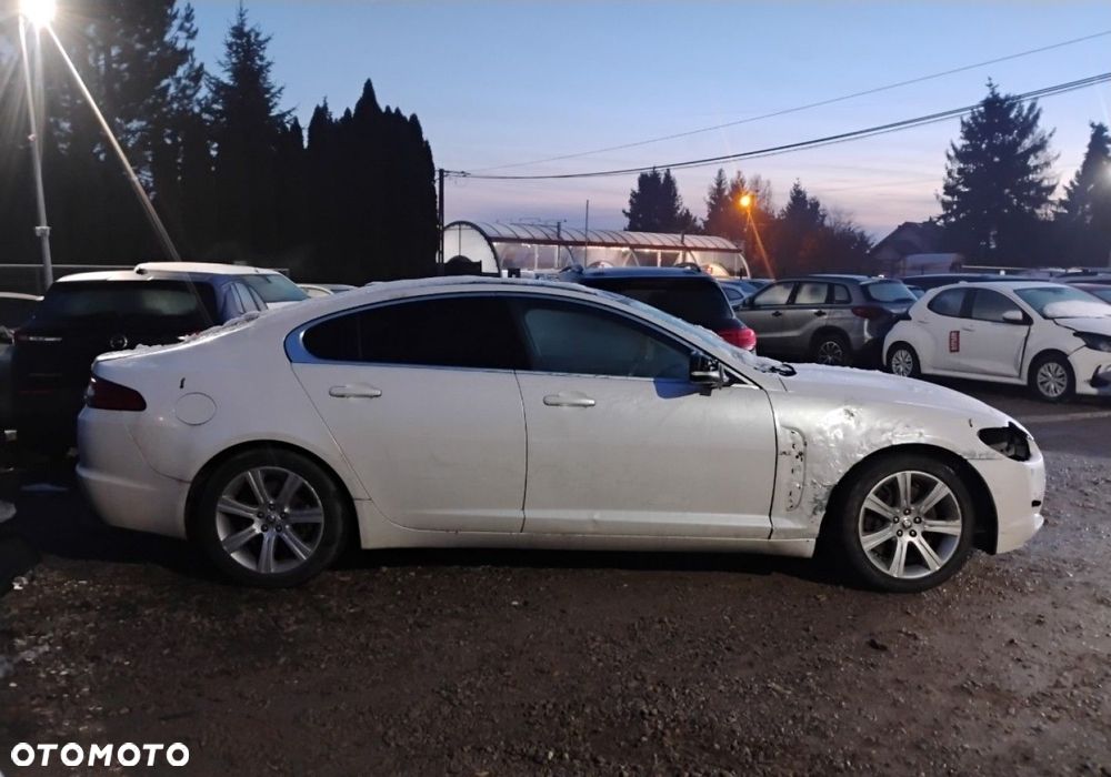 Jaguar XF - 21