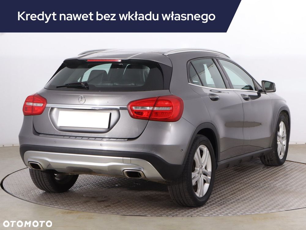 Mercedes-Benz GLA - 7