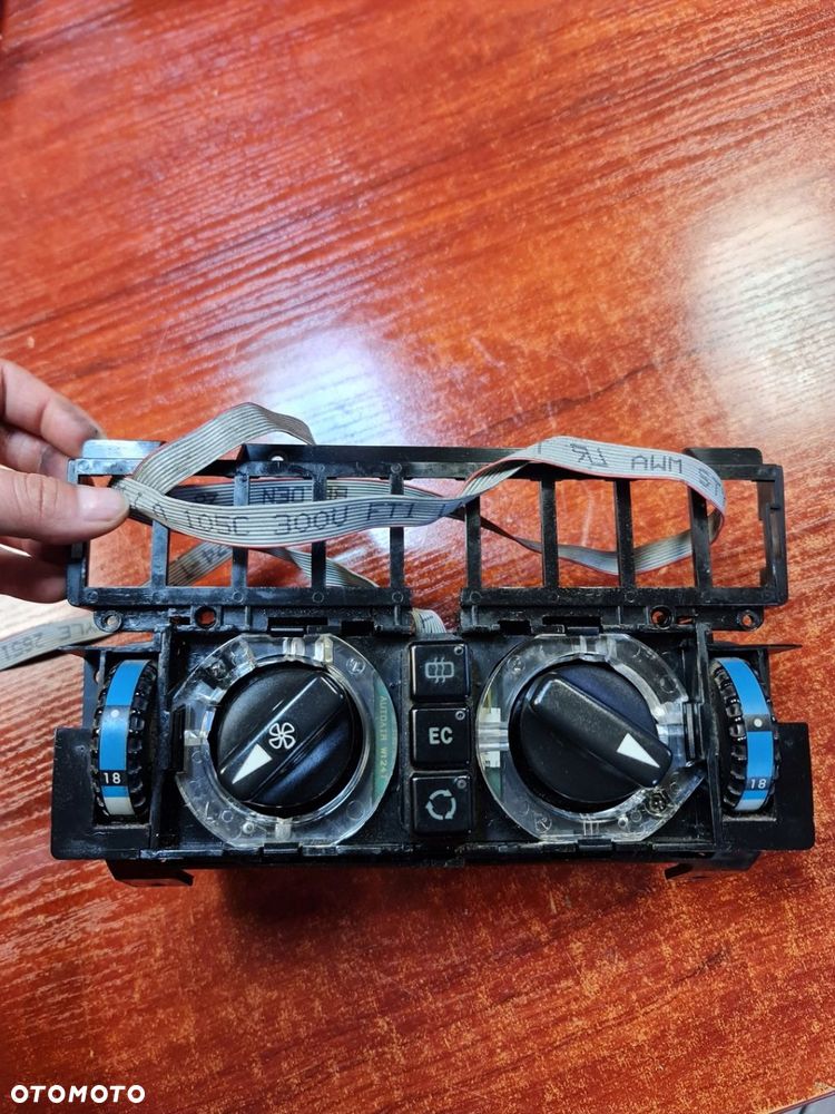 PANEL KLIMATYZACJI KLIMATRONIK MERCEDES W124 - 1