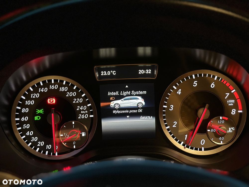 Mercedes-Benz Klasa A 180 (BlueEFFICIENCY) AMG Sport - 31