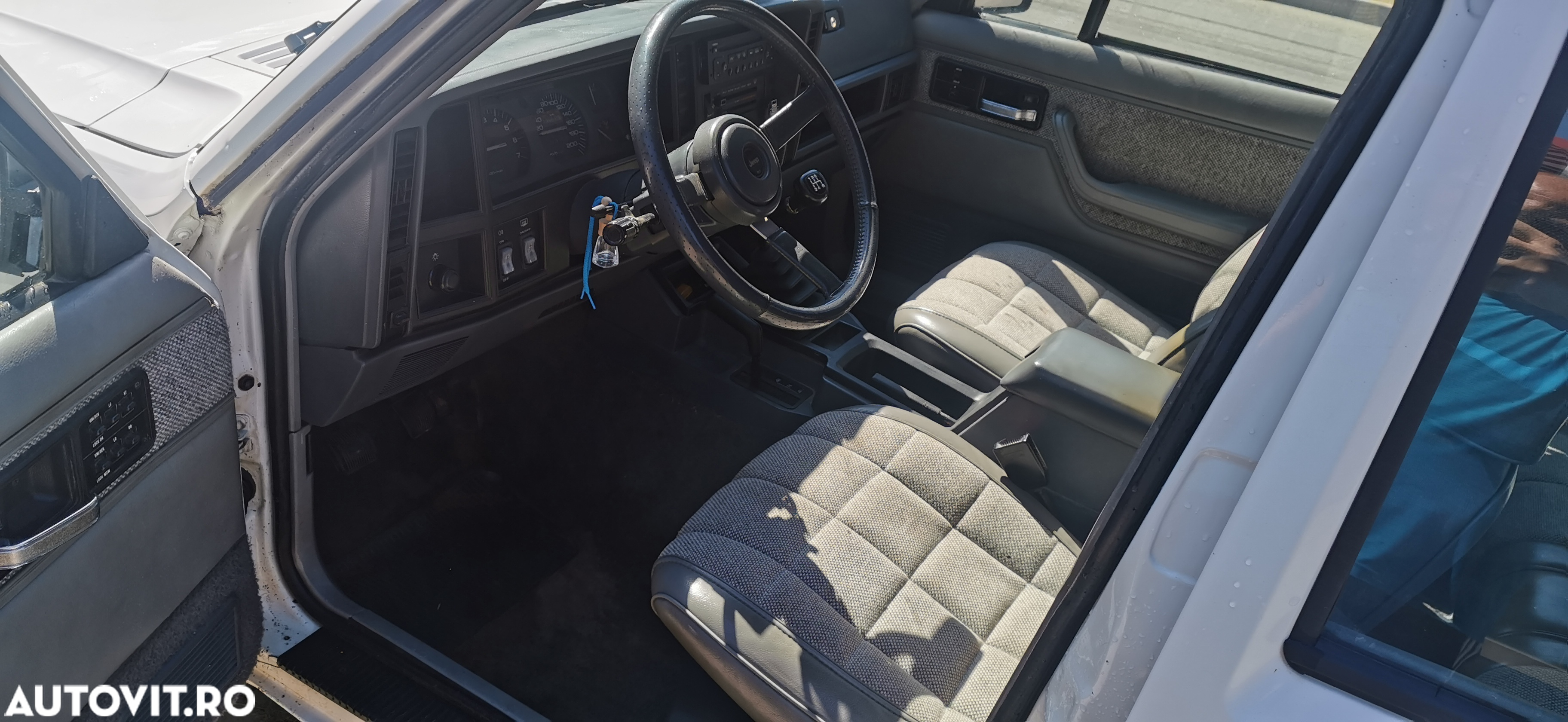 Jeep Cherokee - 9