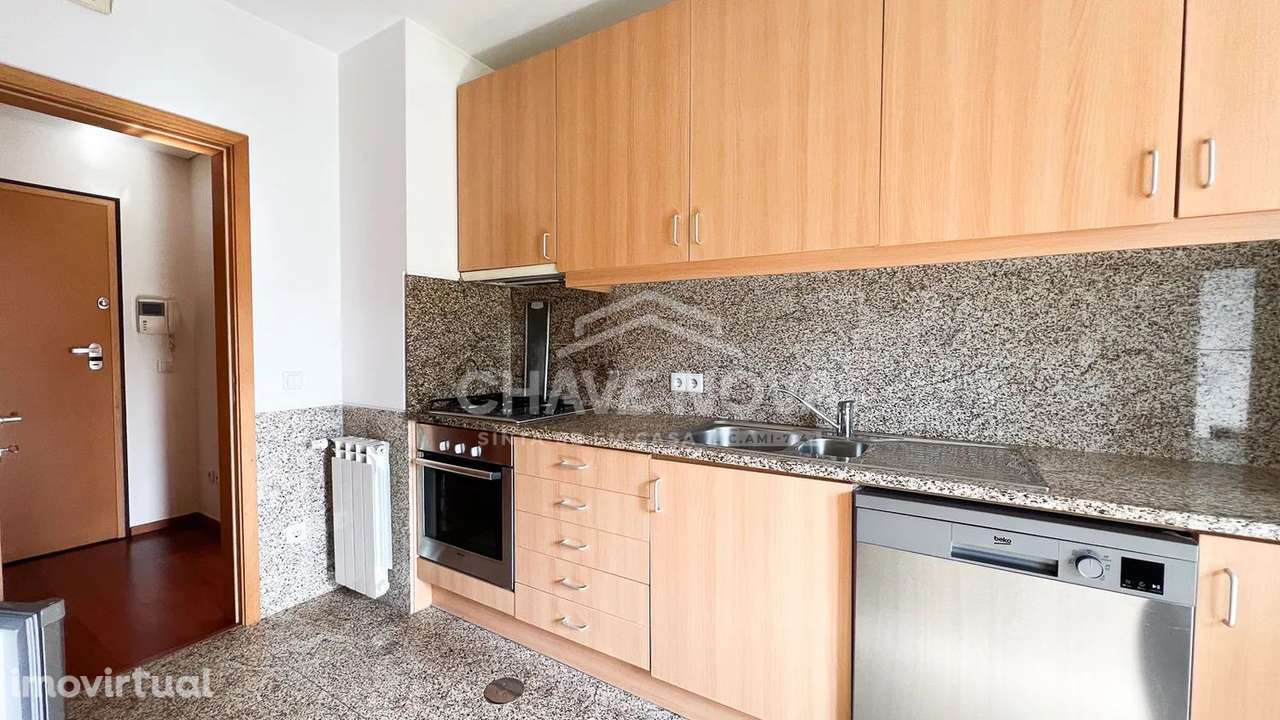 T1 c/ Lugar de Garagem em Oliveira do Douro - Grande imagem: 2/12