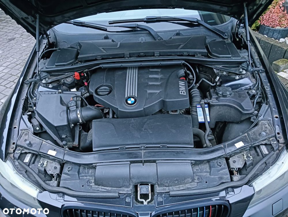 BMW Seria 3 320d DPF Edition Sport - 29