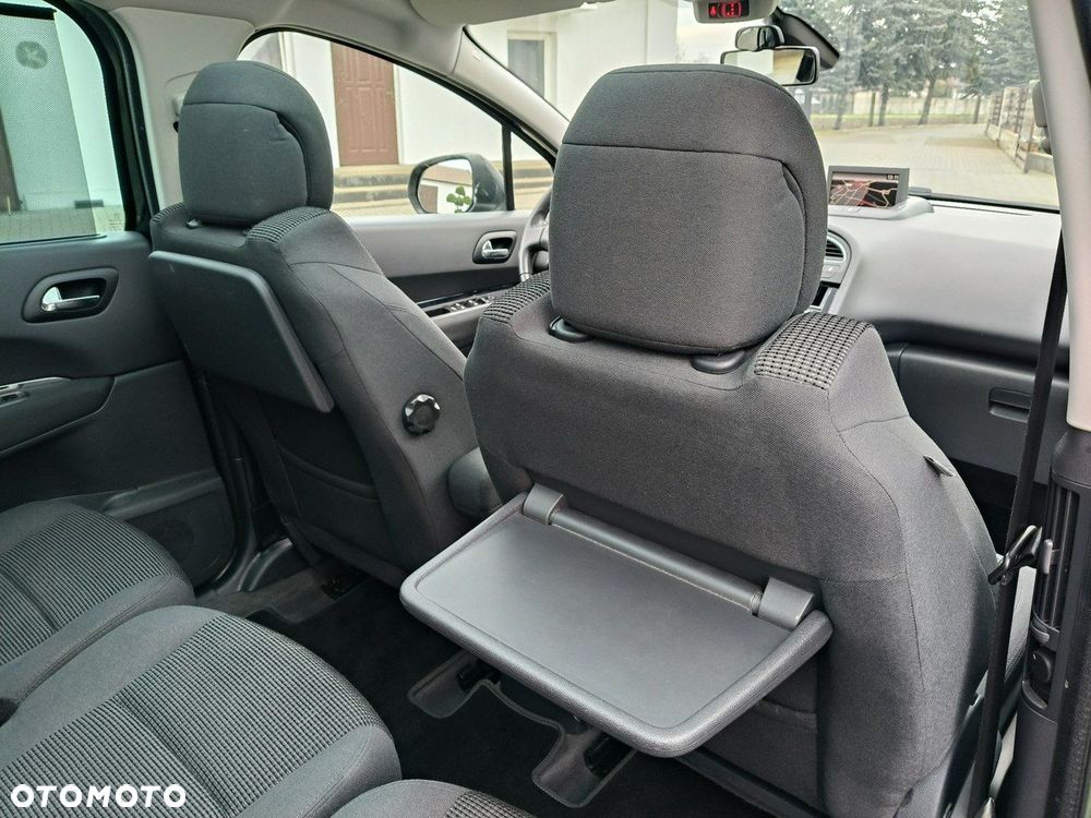 Peugeot 5008 - 24
