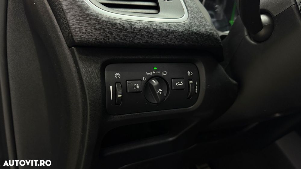 Volvo V40 D2 R Design - 23