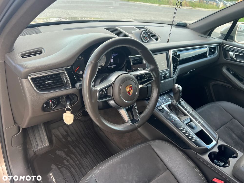 Porsche Macan - 18