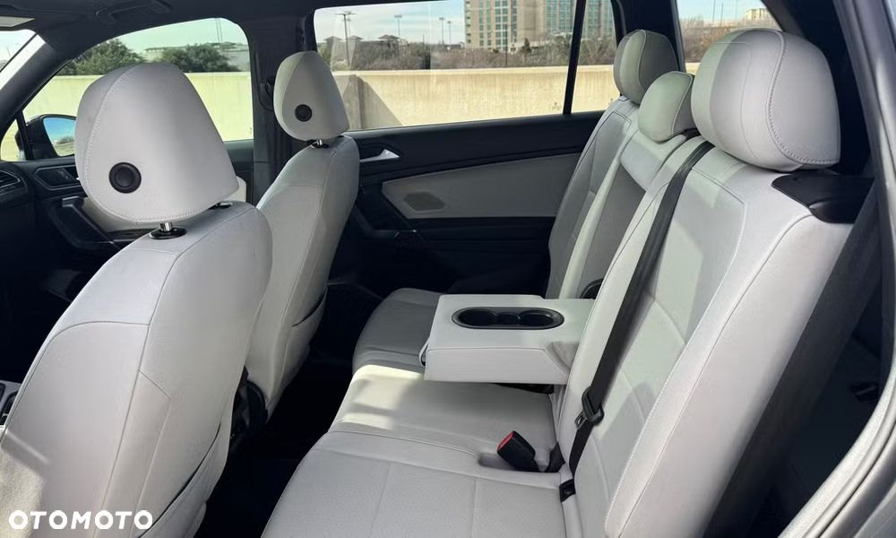Volkswagen Tiguan - 10
