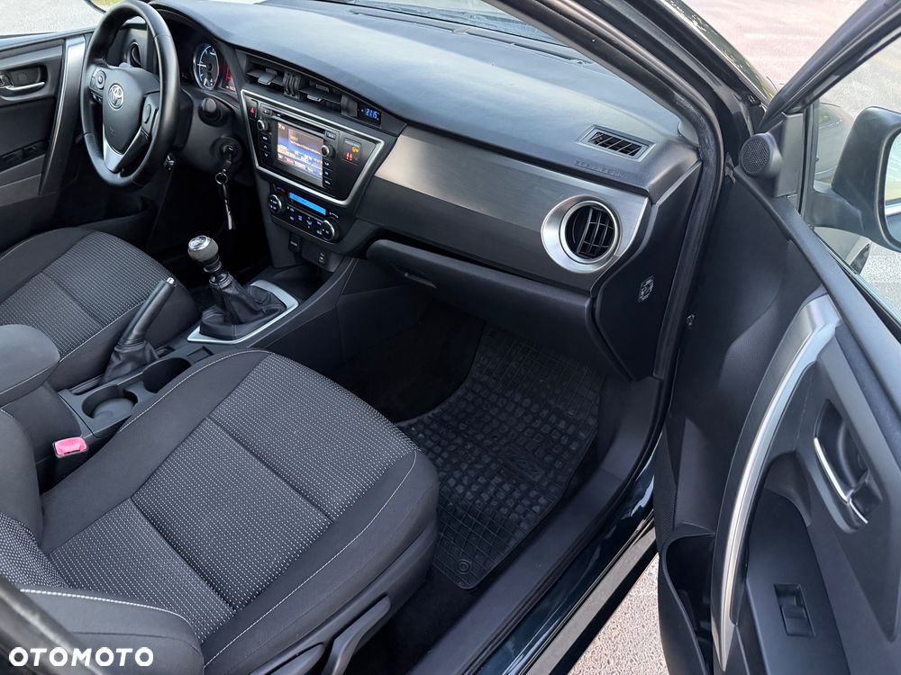 Toyota Auris 2.0 D-4D Dynamic - 11