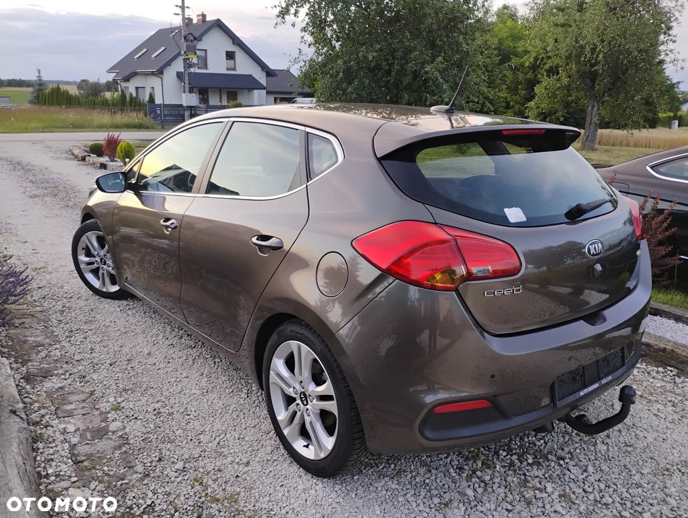 Kia Ceed 1.6 GDI Dream Team Edition - 6