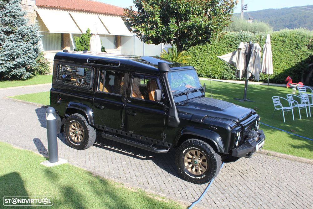 Land Rover Defender 110 Black Pearl Limited Edition - 9