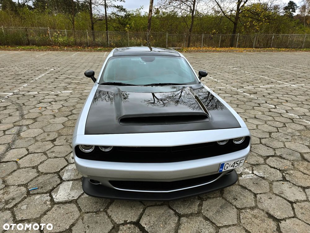 Dodge Challenger - 9