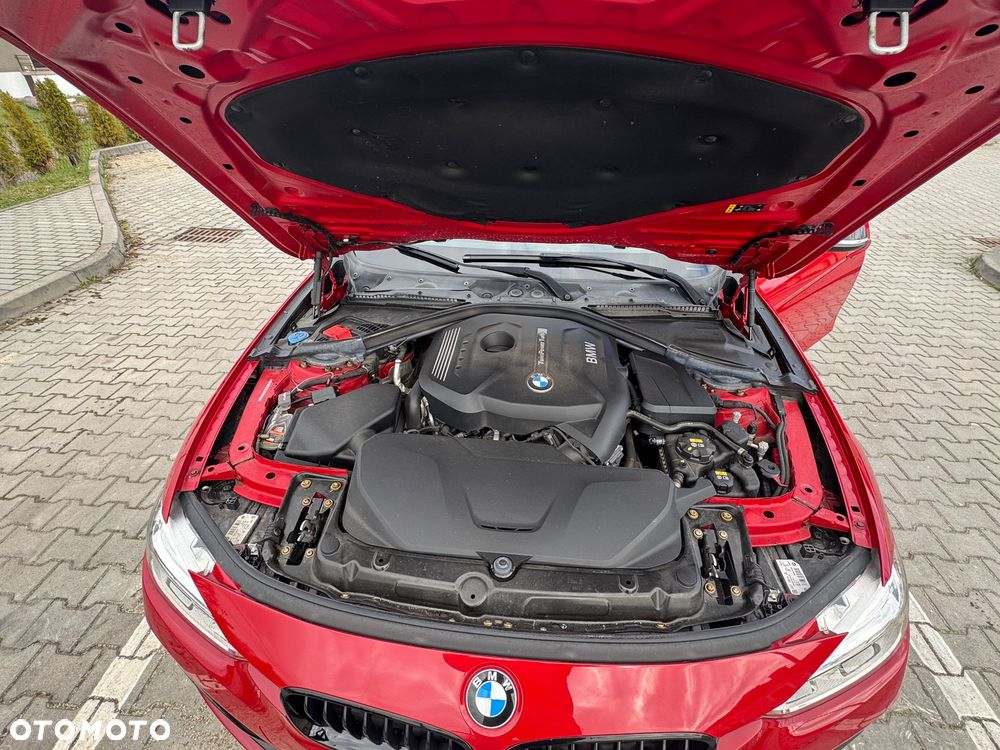 BMW Seria 3 330i xDrive Edition Luxury Line Purity - 7