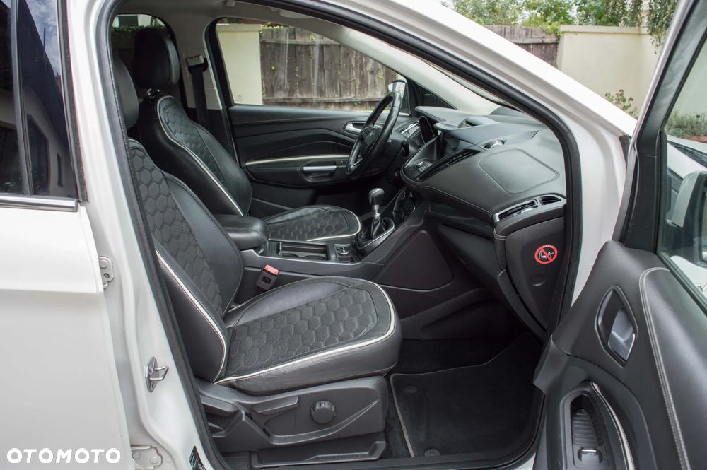 Ford Kuga 2.0 TDCi 2x4 Vignale - 27