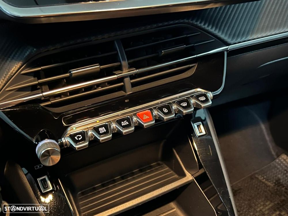 Peugeot 2008 1.2 PureTech Active Pack - 11