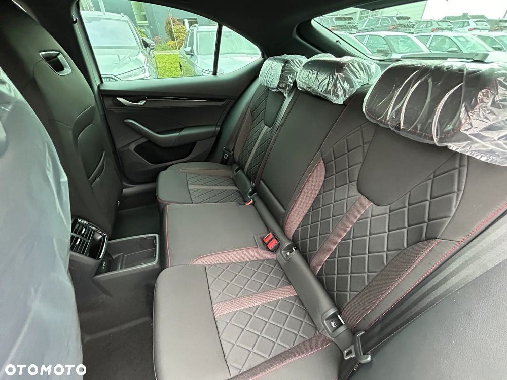 Skoda Octavia 2.0 TSI RS DSG - 17