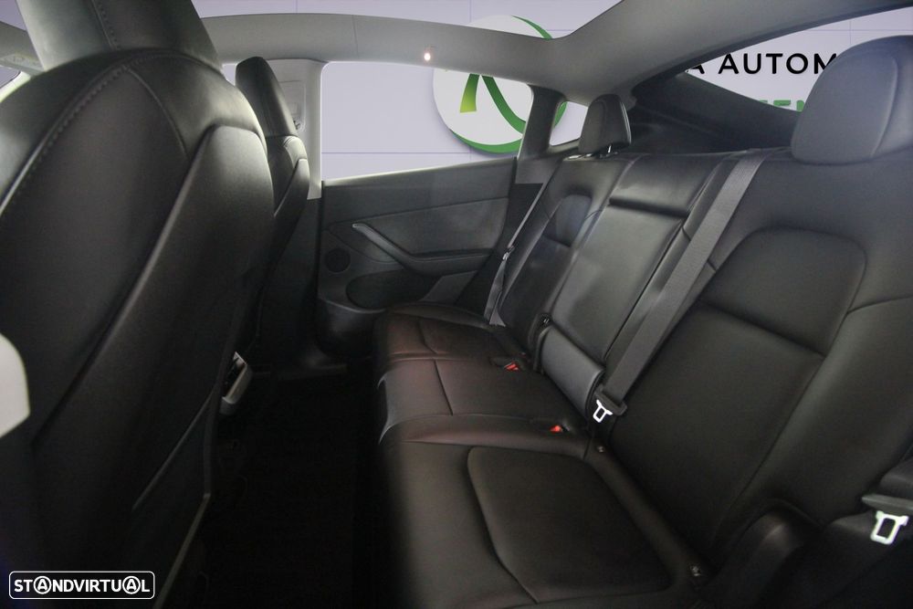 Tesla Model Y Standard - 13
