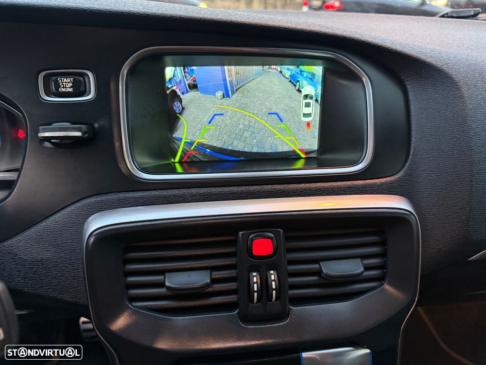 Volvo V40 D2 R Design - 40