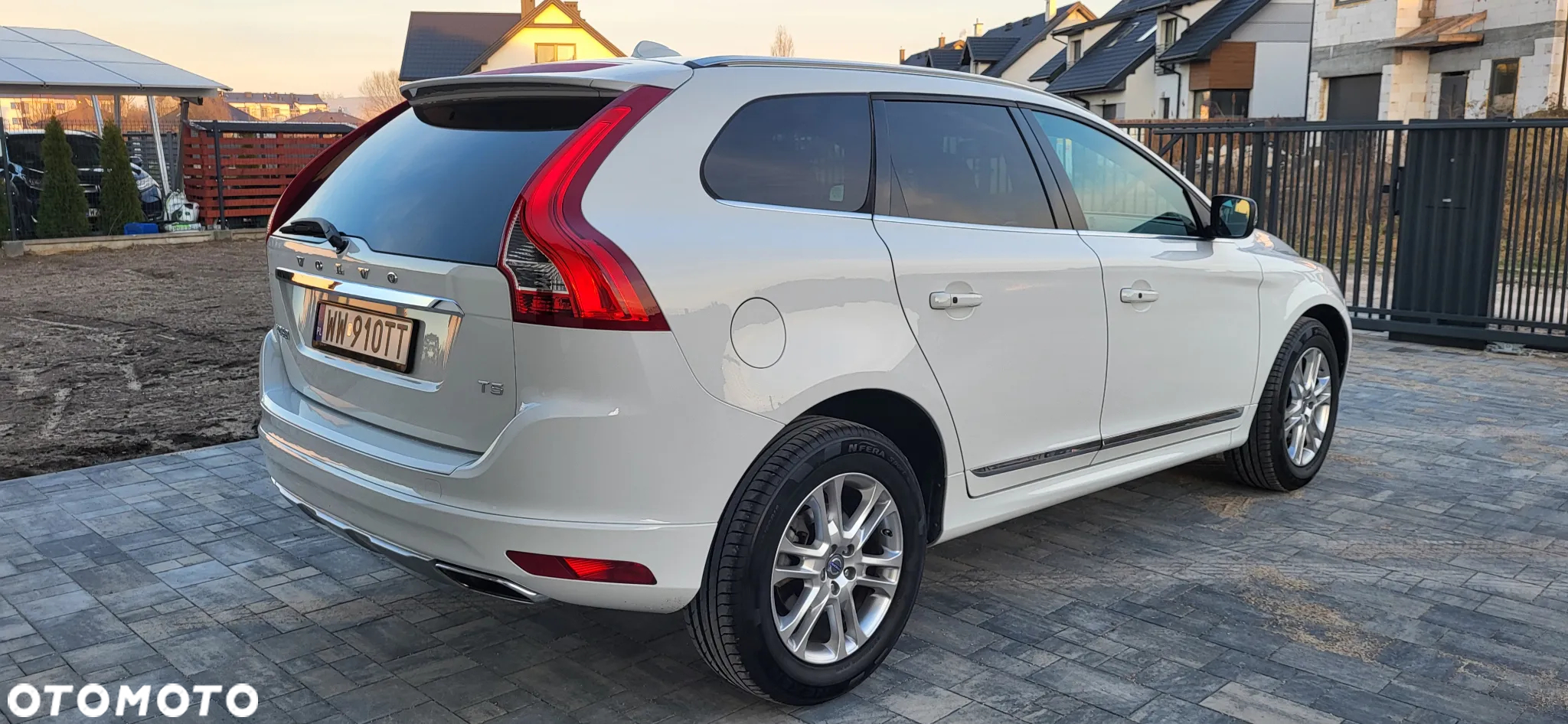 Volvo XC 60 T5 Drive-E Summum - 4