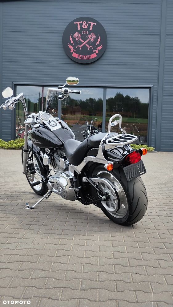 Harley-Davidson Softail Custom - 34