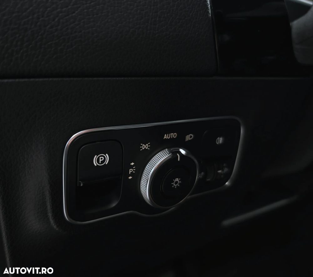 Mercedes-Benz GLA 200 d Aut. - 29