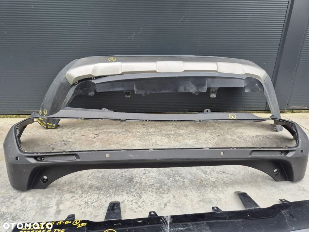 ZDERZAK TYŁ TOYOTA RAV 4 V - 19