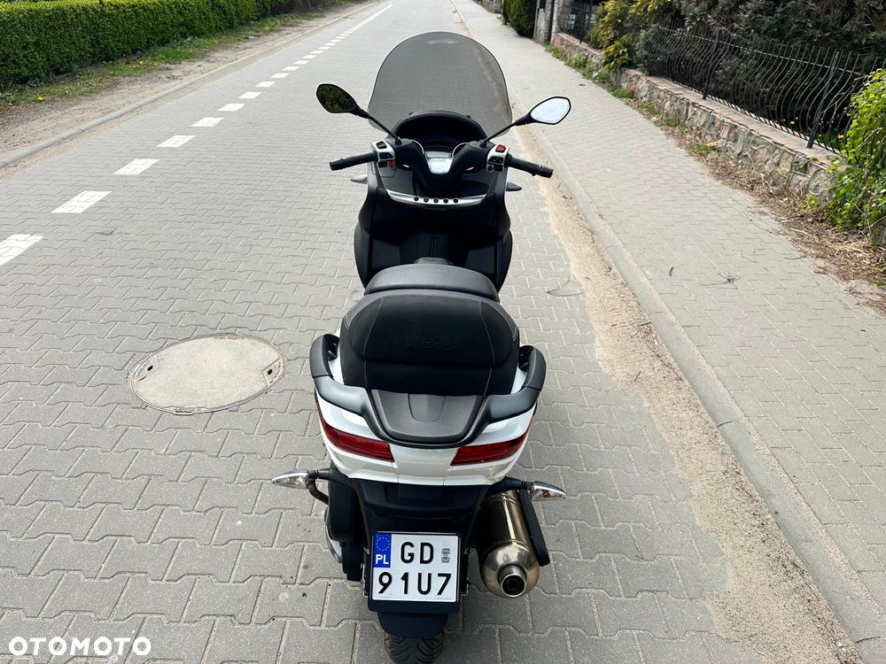 Piaggio MP-3 - 4