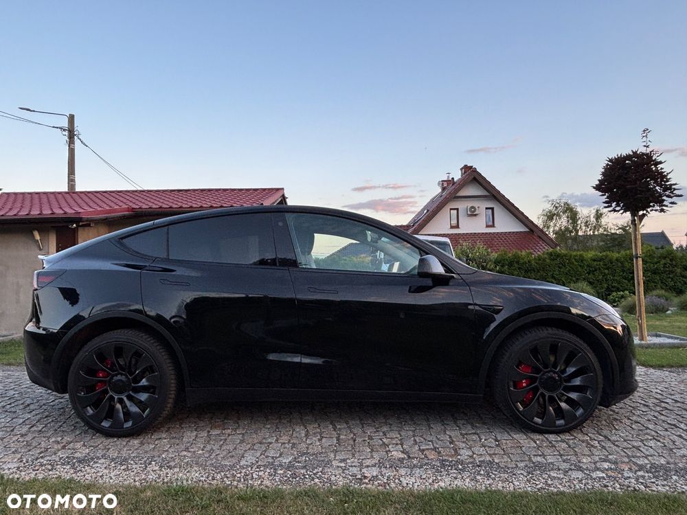Tesla Model Y Long Range Dual Motor AWD - 5