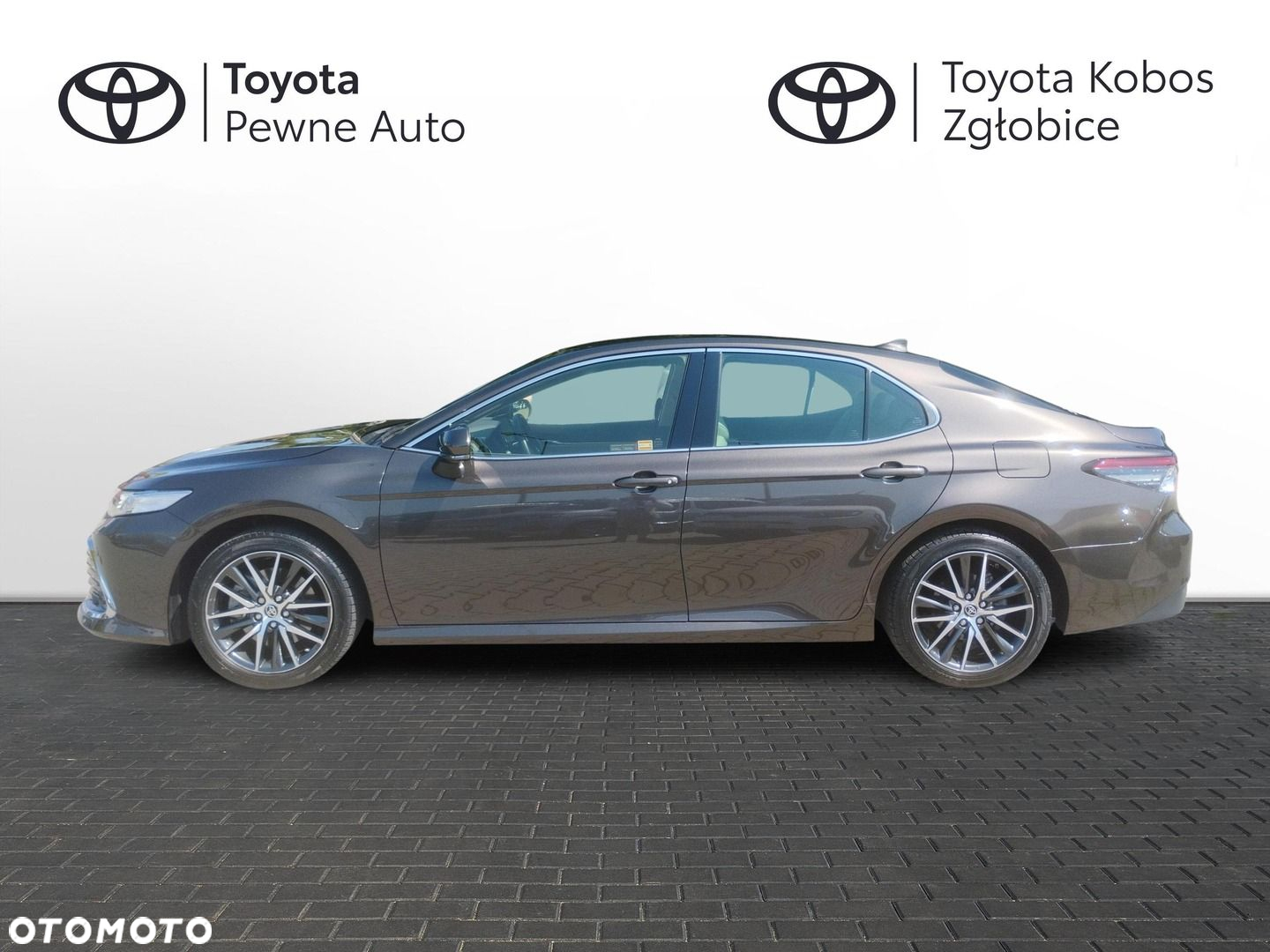 Toyota Camry - 2