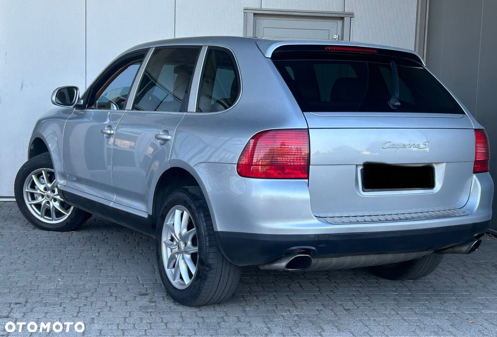 Porsche Cayenne - 4