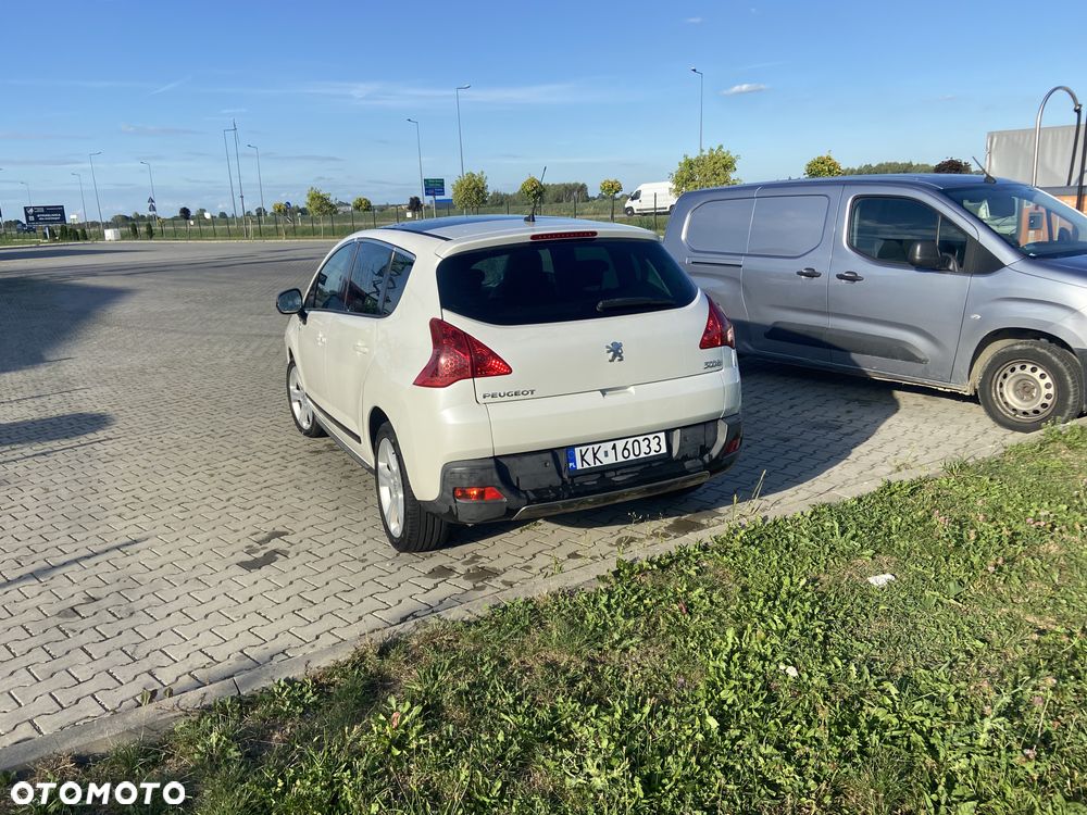 Peugeot 3008 HDi FAP 150 Roland Garros - 4