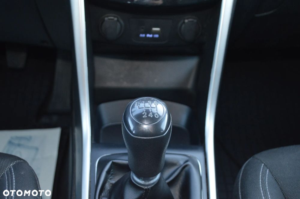 Hyundai i30 1.6 CRDi BlueDrive Classic + - 21