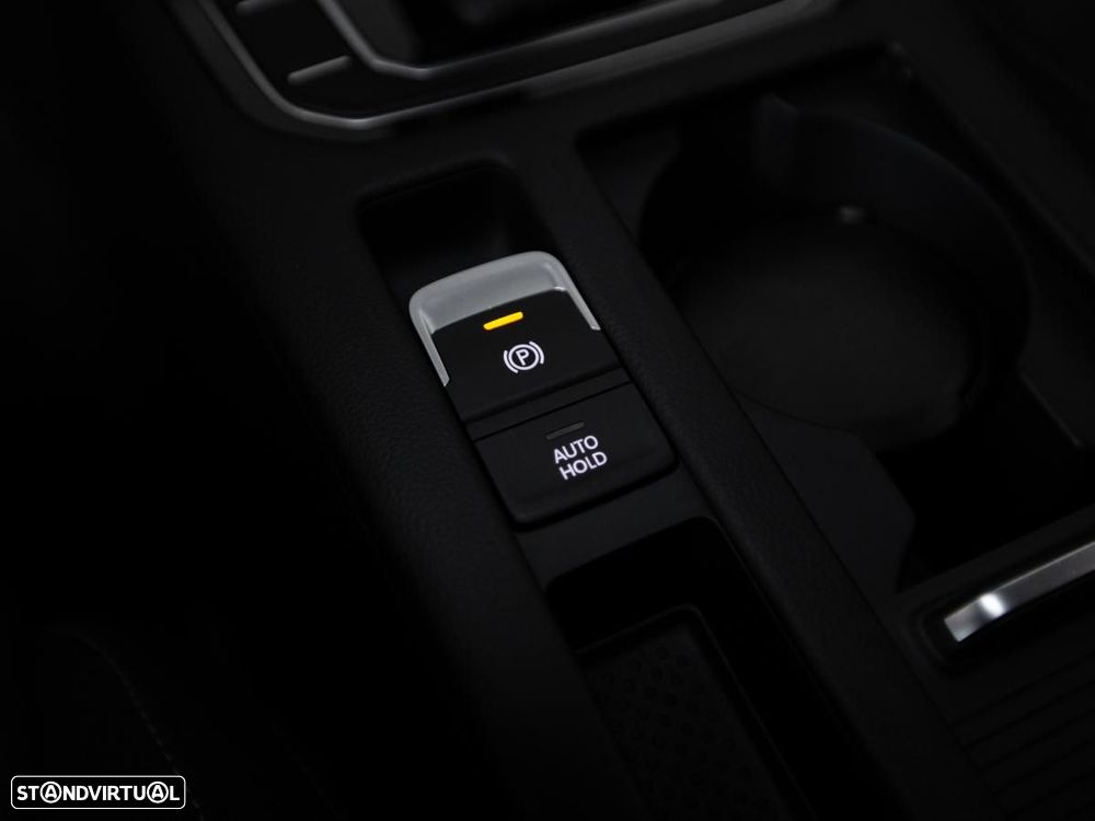 VW Passat 1.6 TDI Business DSG - 18