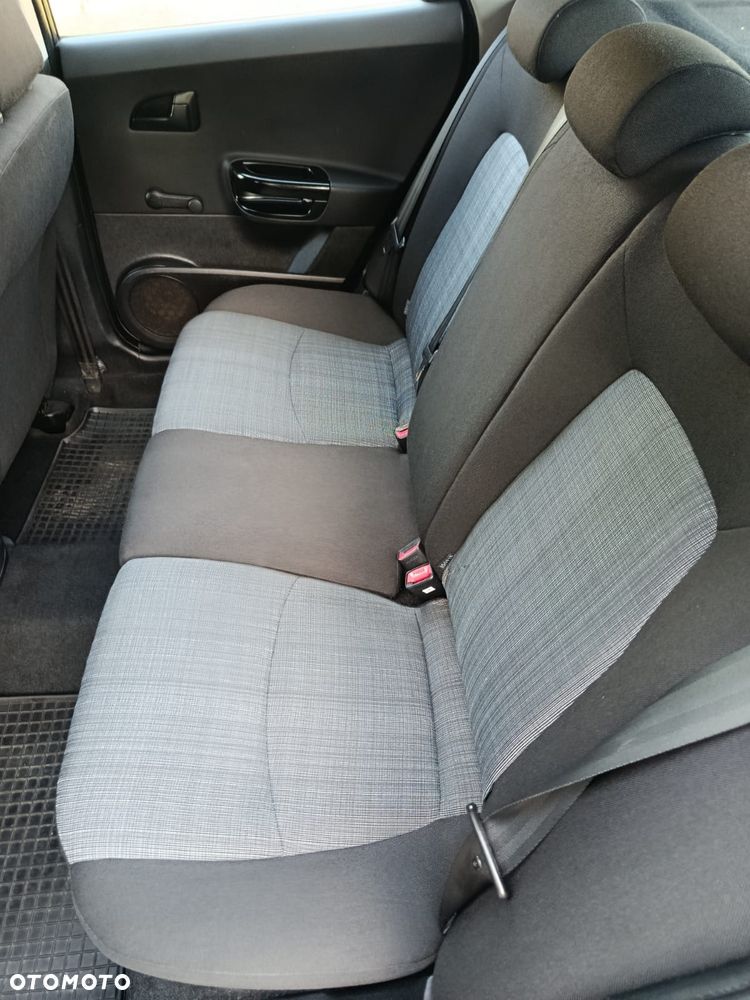 Kia Ceed - 9